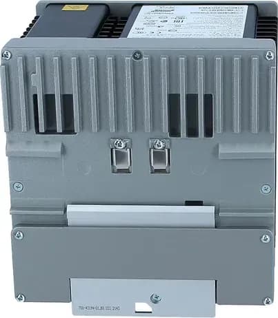 Cisco IE-4000-16T4G-E mặt sau: tấm gài DIN-rail (ảnh chụp thật)
