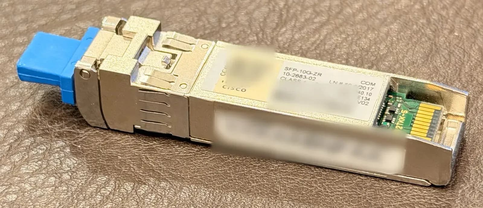 Cisco SFP-10G-ZR mặt nhãn góc khác (ảnh thật NTCOM)