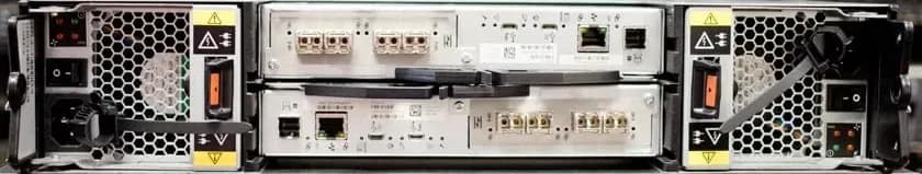 Dell PowerVault ME5212 mặt sau: 2 controller module kép dạng rút, 2 bộ nguồn làm mát PCM dự phòng kép
