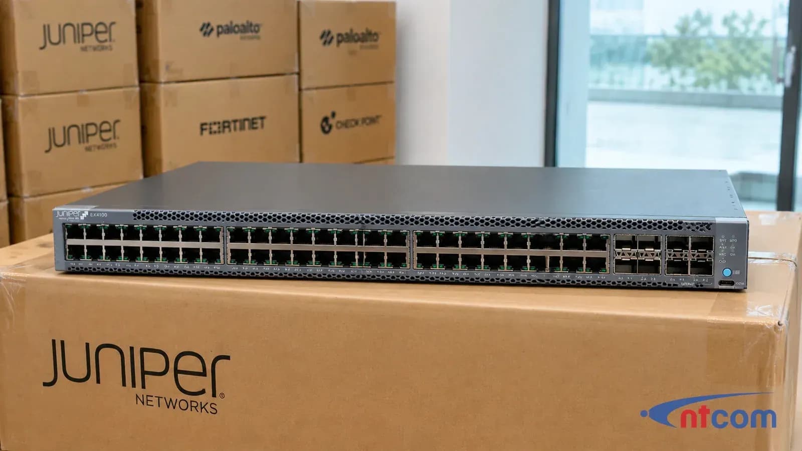 Juniper EX4100-48MP tại văn phòng NTCOM (ảnh minh hoạ)
